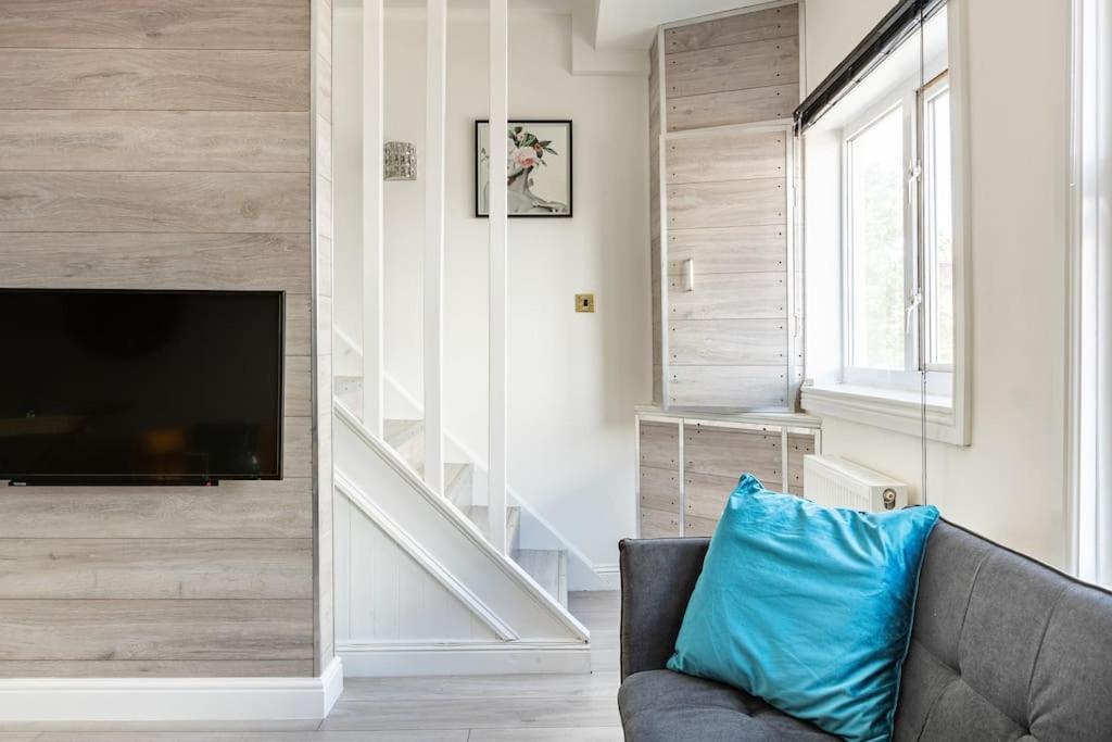 One Bedroom Duplex Apartment Located In Cowley. Оксфорд Экстерьер фото