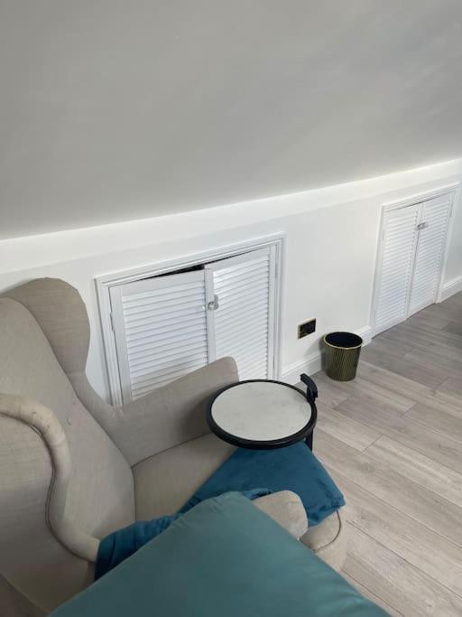 One Bedroom Duplex Apartment Located In Cowley. Оксфорд Экстерьер фото