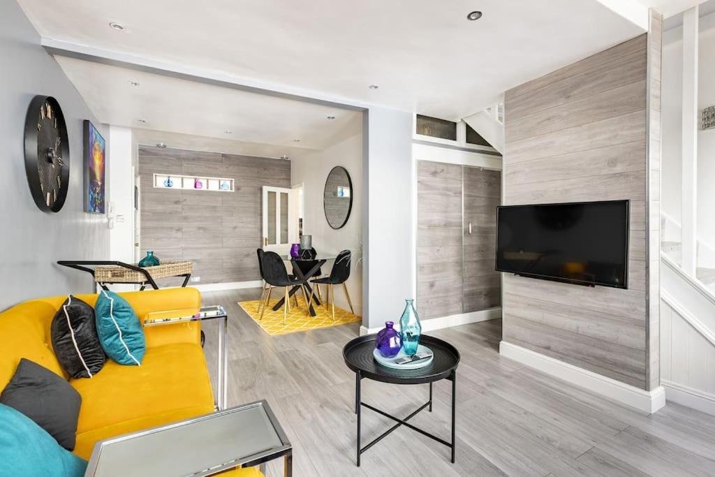 One Bedroom Duplex Apartment Located In Cowley. Оксфорд Экстерьер фото